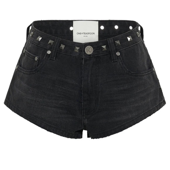 One Teaspoon Denim Studded shorts size 26. NWT - Picture 1 of 4